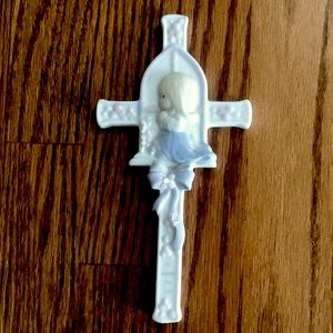 Precious Moments Girls Wall Cross Worship The Lord